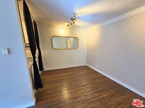 7621 Hampton Ave in West Hollywood, CA - Building Photo - Building Photo