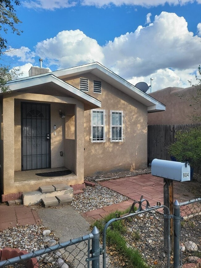 904 Arno St SE in Albuquerque, NM - Building Photo - Building Photo