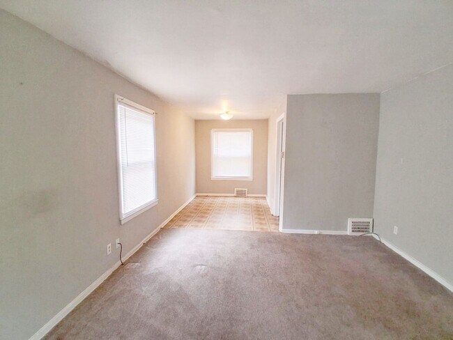 25551 Tungsten Rd in Euclid, OH - Building Photo - Building Photo