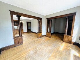 1414 Golden Valley Rd in Minneapolis, MN - Building Photo