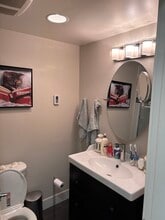 15875 Marine Dr in White Rock, BC - Building Photo - Building Photo