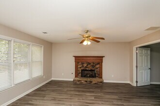 38 Wesley Dr in Acworth, GA - Building Photo - Building Photo