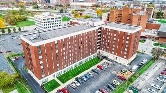 Skyline Tower - Income Based for Seniors 62+ in Cleveland, OH - Building Photo