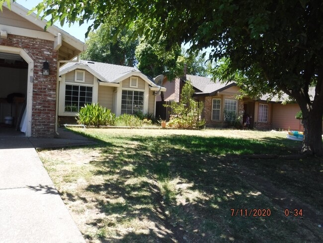1706 Brookglen Dr in Olivehurst, CA - Building Photo - Building Photo