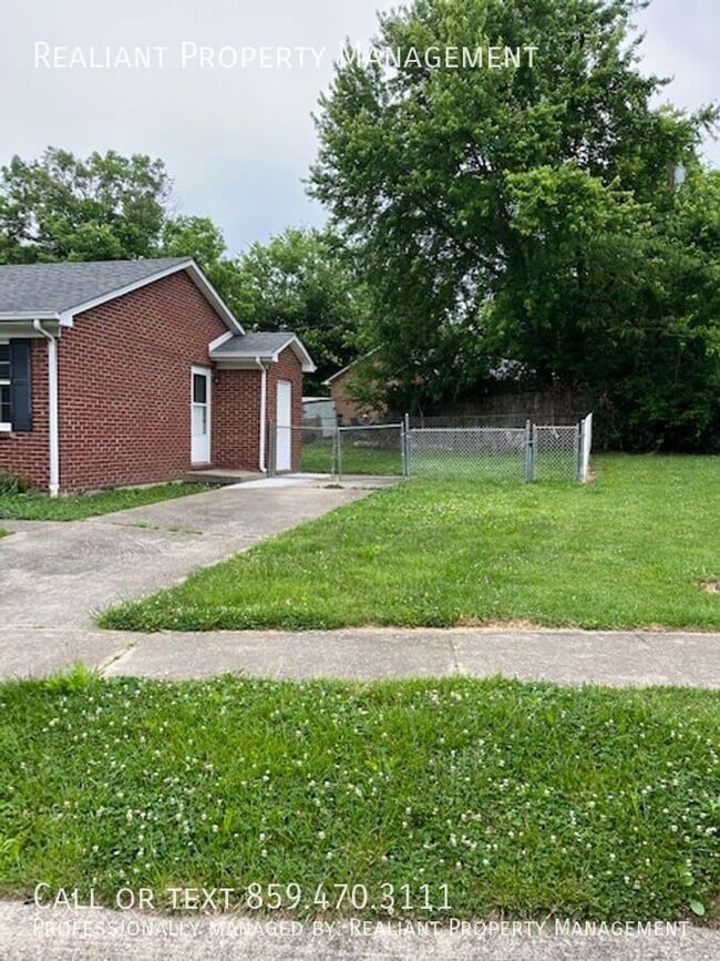 620 Barefoot Dr in Wilmore, KY - Building Photo - Building Photo