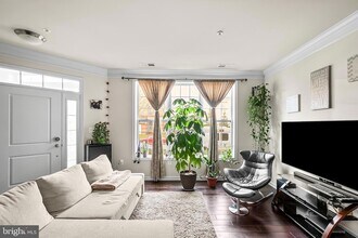 43151 Wealdstone Terrace in Ashburn, VA - Building Photo - Building Photo