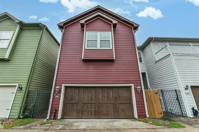 property at 1109 W 15th 1/2 St