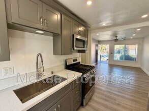 1658 Cable St in San Diego, CA - Building Photo - Building Photo