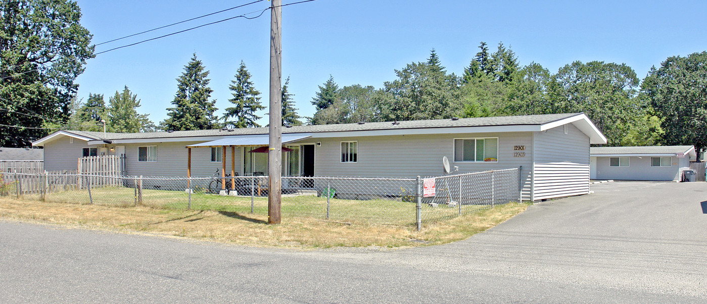 Jet Apartments in Lakewood, WA - Building Photo