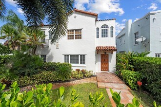 221 Greymon Dr in West Palm Beach, FL - Building Photo - Building Photo