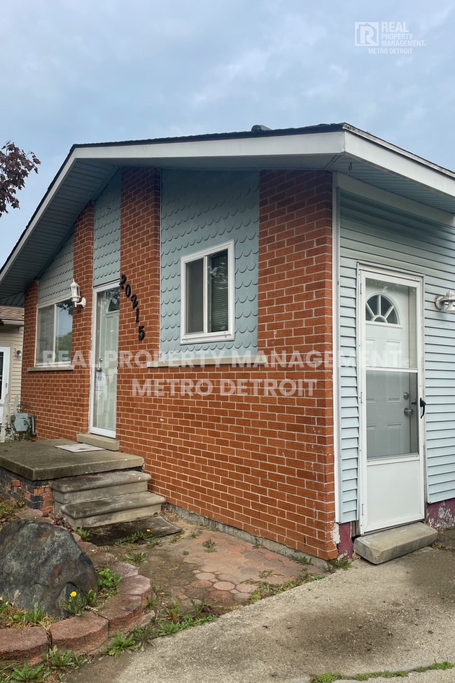 20215 Woodward St in Clinton Township, MI - Building Photo - Building Photo
