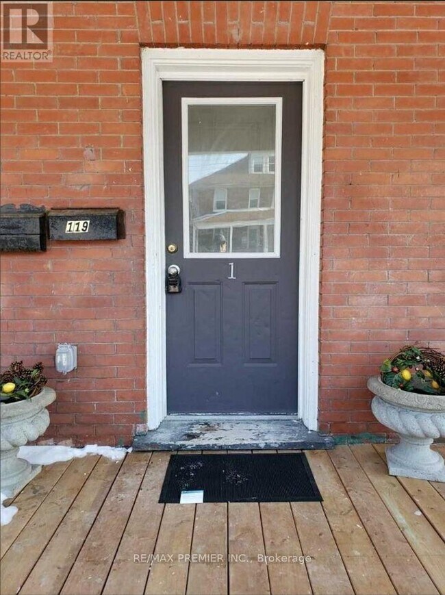 119 Agnes St in Oshawa, ON - Building Photo - Building Photo