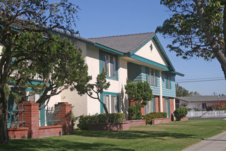 Lampson Village Apartments in Garden Grove, CA - Building Photo - Building Photo