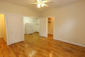 561 W Wellington Ave in Chicago, IL - Building Photo - Building Photo