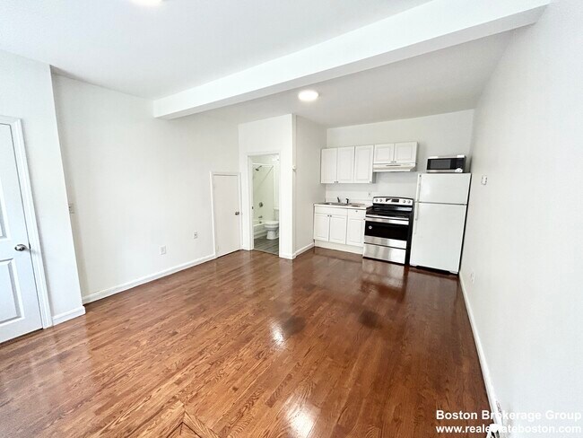 268 Bolton St in Boston, MA - Building Photo - Building Photo