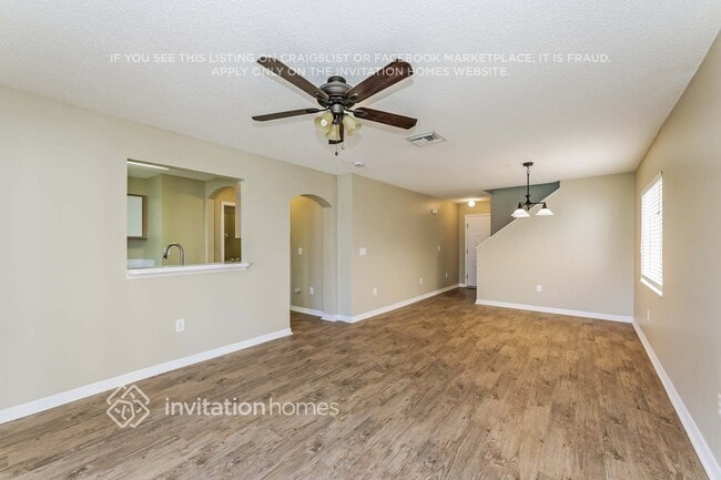 27144 La Jolla Way in Wesley Chapel, FL - Foto de edificio - Building Photo