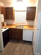 148 Ashley Dr in Fairview Heights, IL - Building Photo - Building Photo