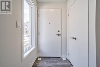 151 Honeycrisp Cres in Vaughan, ON - Building Photo - Building Photo