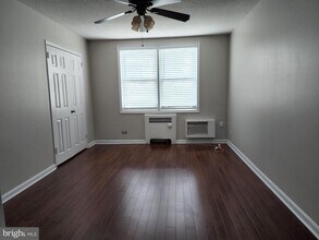 230 N George Mason Dr-Unit -230-4 in Arlington, VA - Foto de edificio - Building Photo