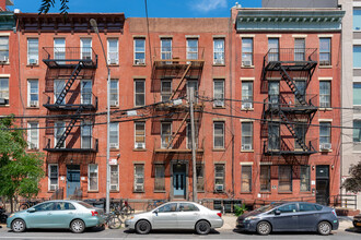 487 Saint Marks Ave in Brooklyn, NY - Foto de edificio - Building Photo