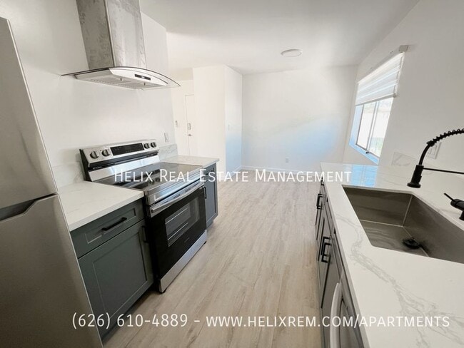 1313 Huntington Dr