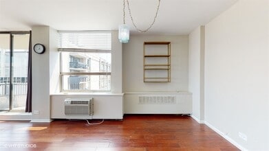 1360 N Sandburg Ter, Unit 2801 in Chicago, IL - Building Photo - Building Photo