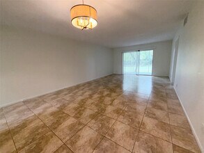 1110 SW 125th Ave in Pembroke Pines, FL - Building Photo - Building Photo