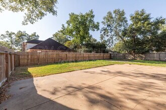 16022 Spinnaker Dr in Crosby, TX - Building Photo - Building Photo