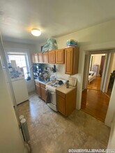 157 Summer St, Unit 1R in Somerville, MA - Foto de edificio - Building Photo