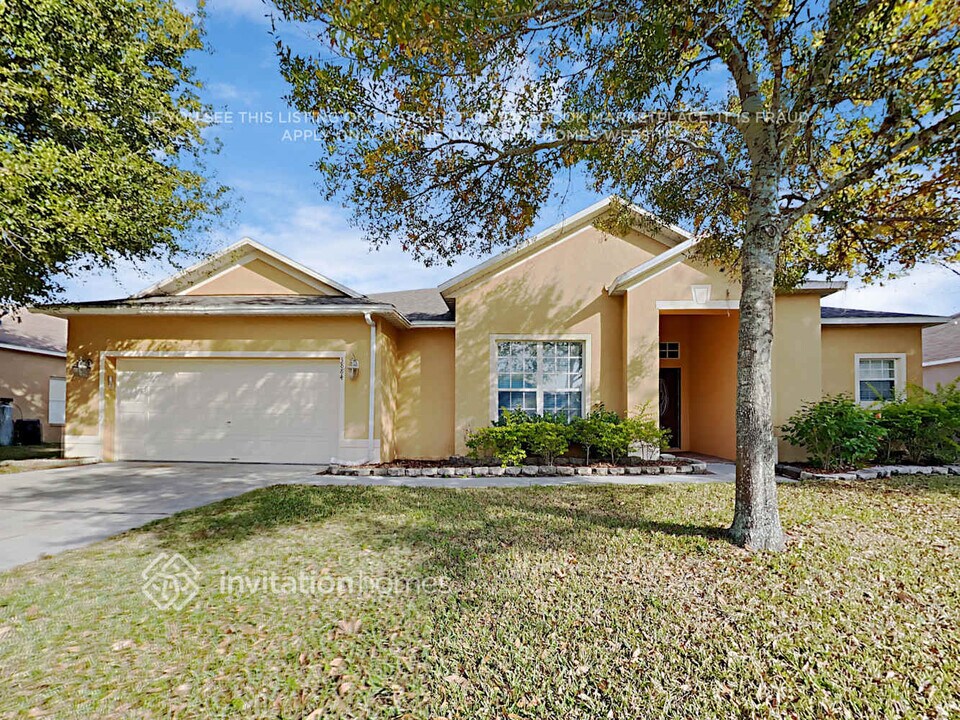 3884 Wood Thrush Dr in Kissimmee, FL - Foto de edificio