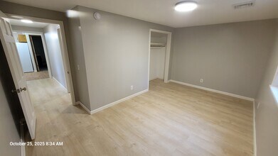 1038 9th St in Charleston, IL - Building Photo - Building Photo