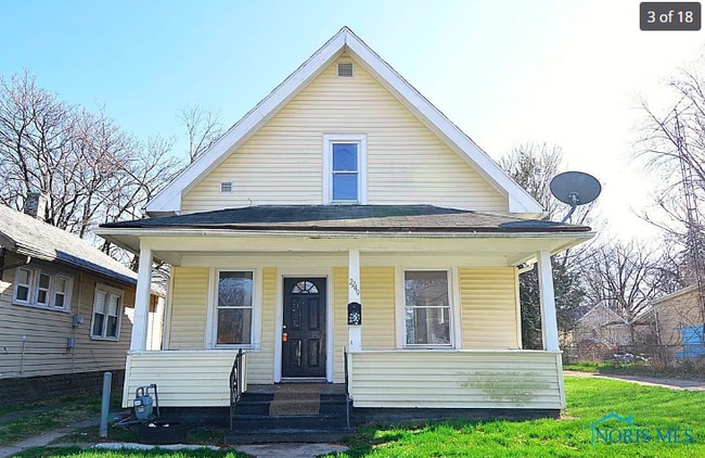 2249 Avondale Ave in Toledo, OH - Foto de edificio - Building Photo