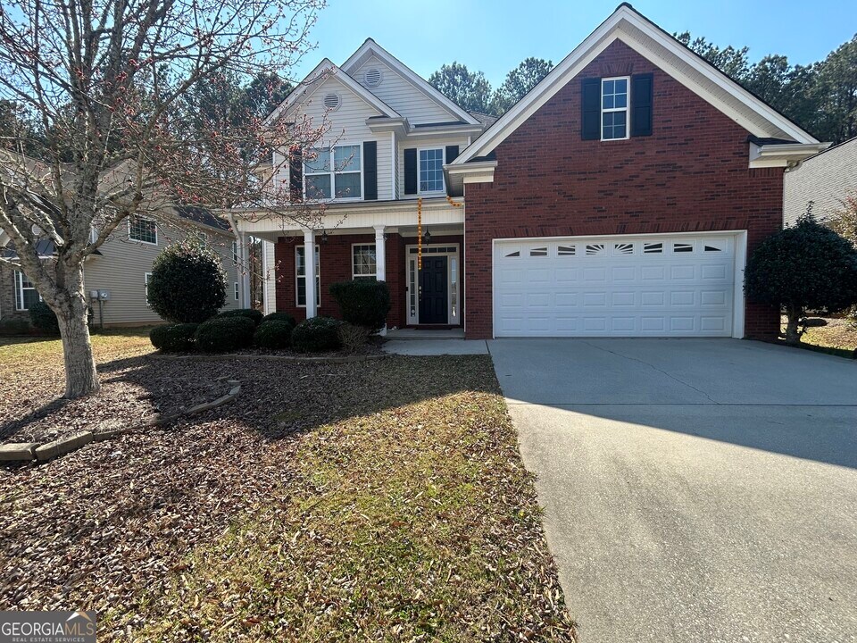 560 Millbrook Village Dr in Tyrone, GA - Building Photo