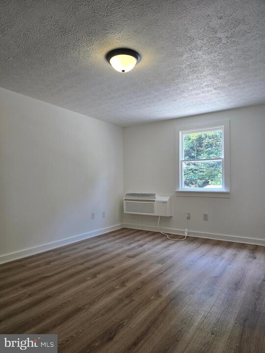 1878 Lucas Hollow Rd-Unit -6 in Stanley, VA - Building Photo