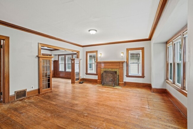 3040 N Maryland Ave in Milwaukee, WI - Building Photo - Building Photo