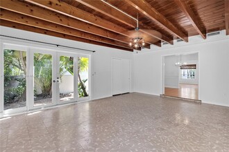 435 SW 30th Rd in Miami, FL - Building Photo - Building Photo