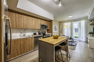 Resia Golden Glades in Miami, FL - Building Photo - Building Photo