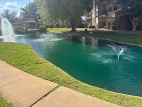 Waterford Apartments in Tulsa, OK - Building Photo - Building Photo
