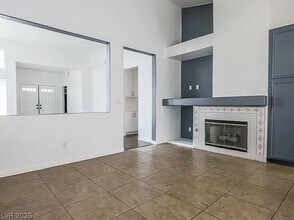 6024 Shadow Oak Dr in North Las Vegas, NV - Building Photo - Building Photo
