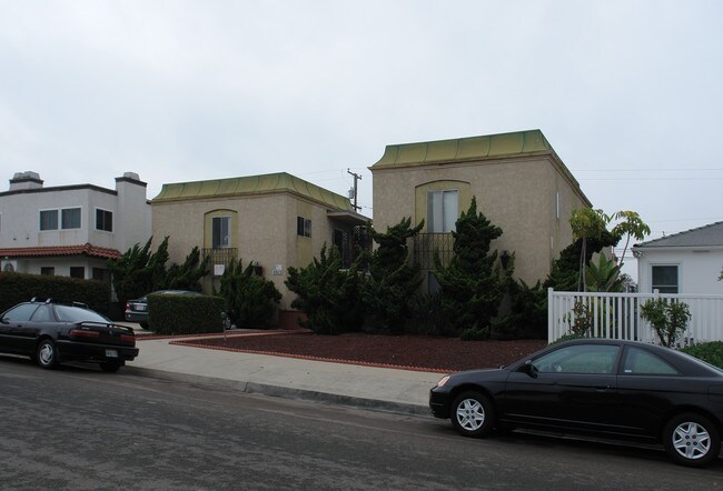 4015 Haines St in San Diego, CA - Building Photo - Building Photo