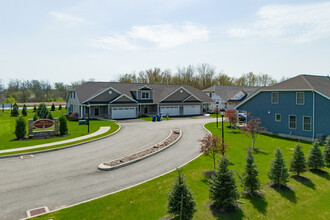 The Villas at Essex Woods in Amherst, NY - Building Photo - Building Photo