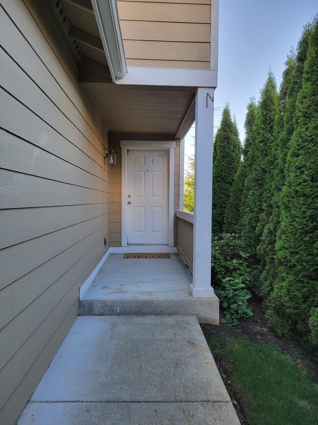Suburban Serenity Nestled in the Heart of Lake Stevens in Lake Stevens, WA - Foto de edificio - Building Photo