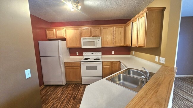 8644 Corcoran Path in Inver Grove Heights, MN - Building Photo - Building Photo