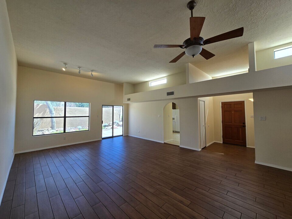 2933 Calle De Ovejas in Santa Fe, NM - Building Photo
