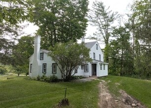 11 Glen Arden Dr in Pawling, NY - Building Photo - Building Photo