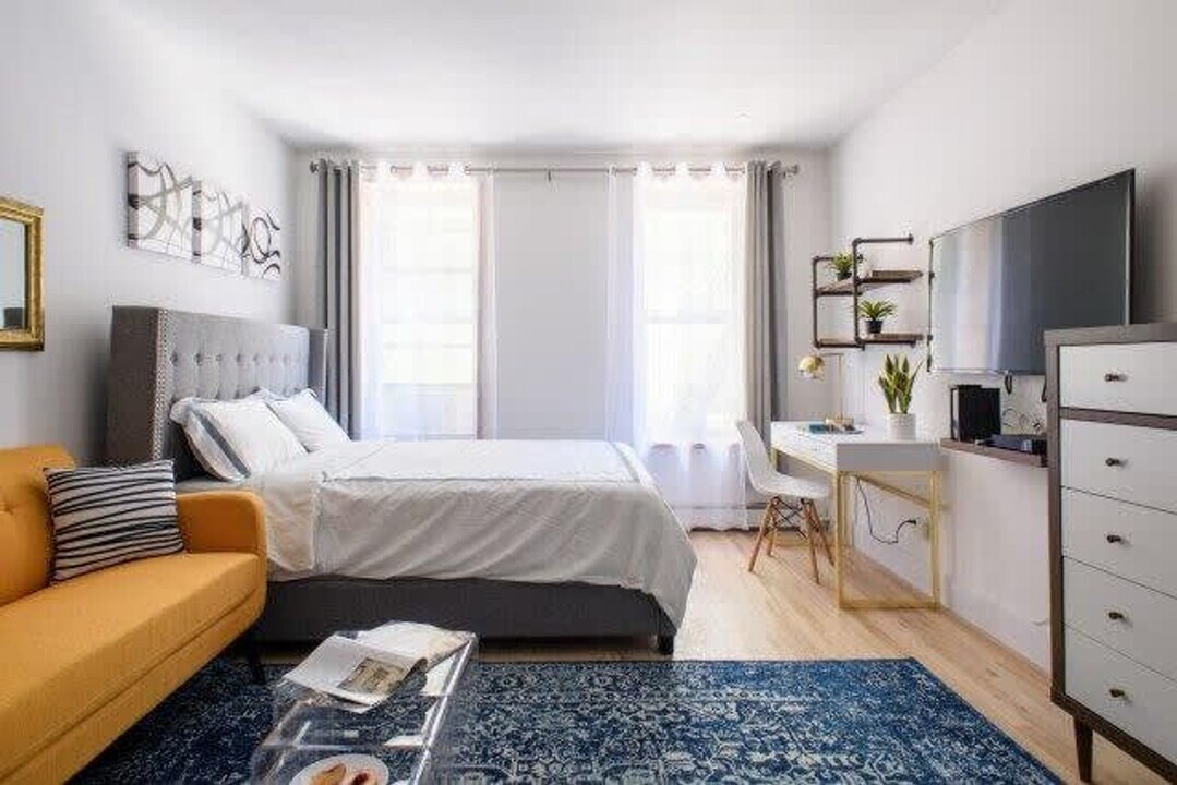 1597 York Ave in New York, NY - Building Photo