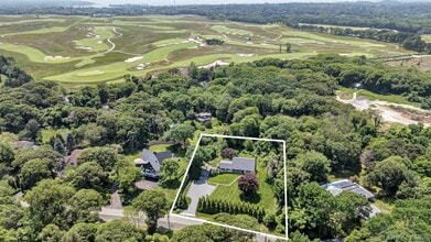 101 Sebonac Inlet Rd in Southampton, NY - Building Photo - Building Photo