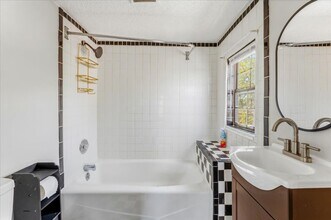 2311 E Broad St in Savannah, GA - Building Photo - Building Photo