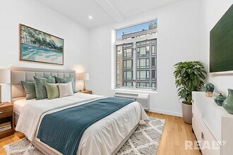 97 Grand St in Brooklyn, NY - Building Photo - Building Photo