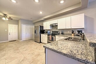 12660 Briar Patch Dr in Houston, TX - Building Photo - Building Photo